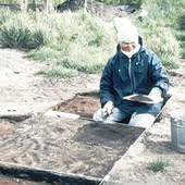 technicienne de fouille Inuit